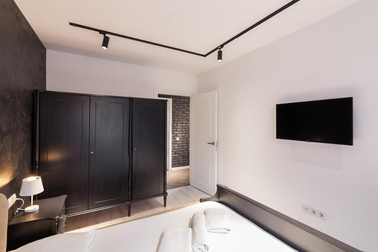 Leogrand Apartments On Svobody Avenue 6-8 リヴィウ エクステリア 写真