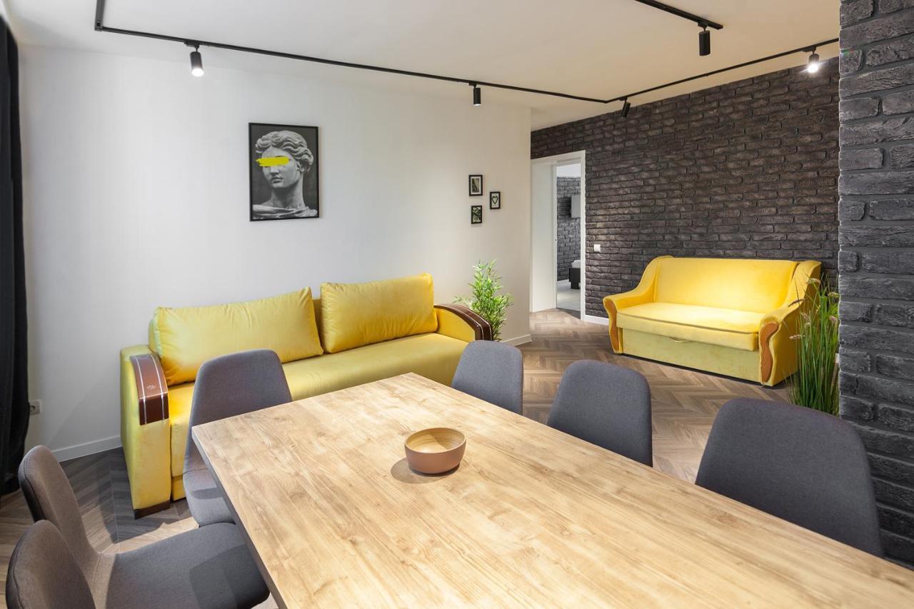 Leogrand Apartments On Svobody Avenue 6-8 リヴィウ エクステリア 写真