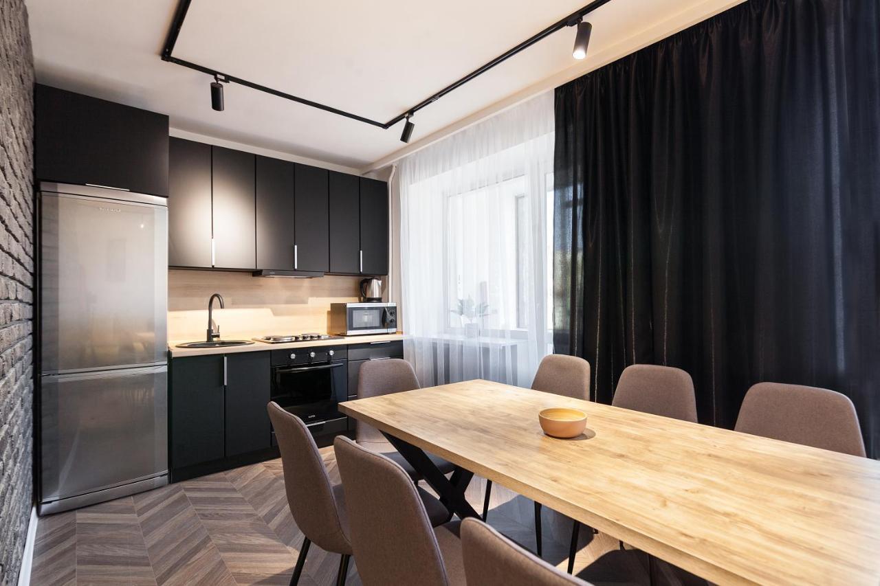 Leogrand Apartments On Svobody Avenue 6-8 リヴィウ エクステリア 写真